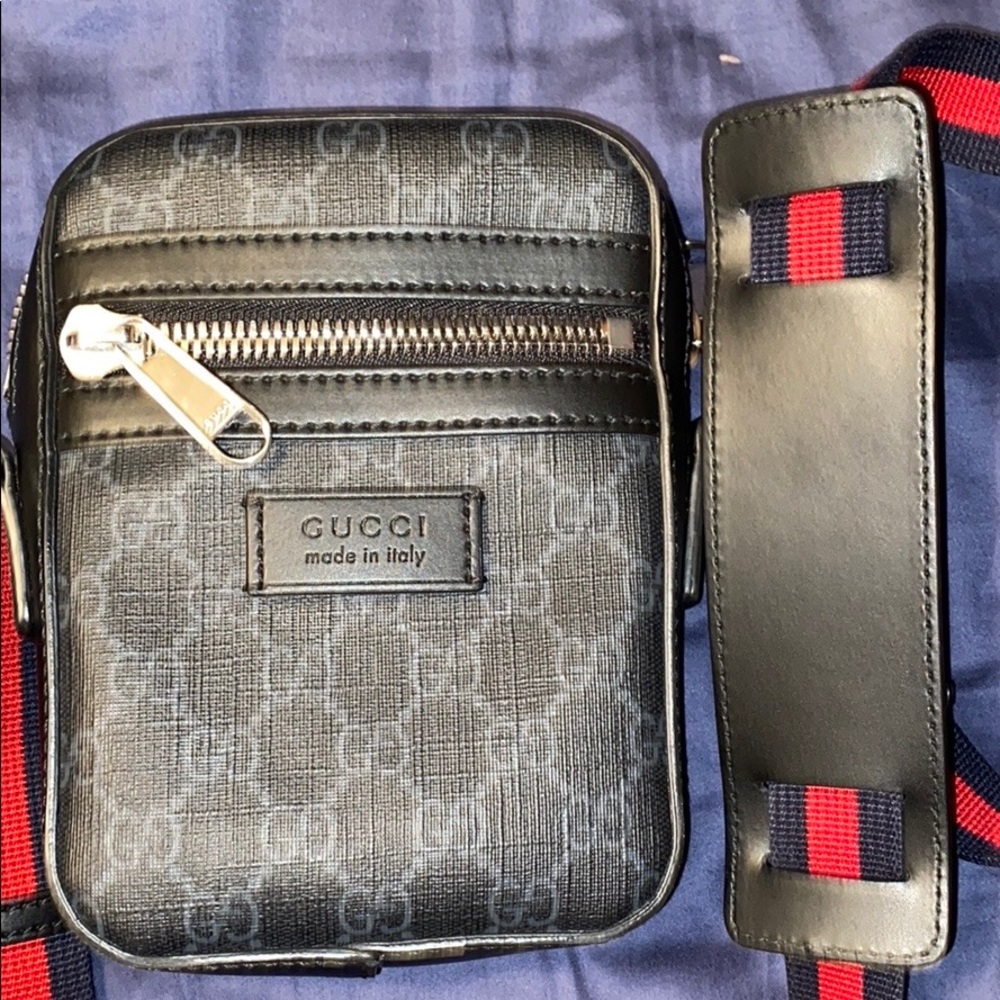 GG black messenger